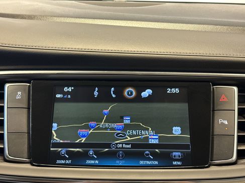 Used 2018 Buick Enclave Essence image 18