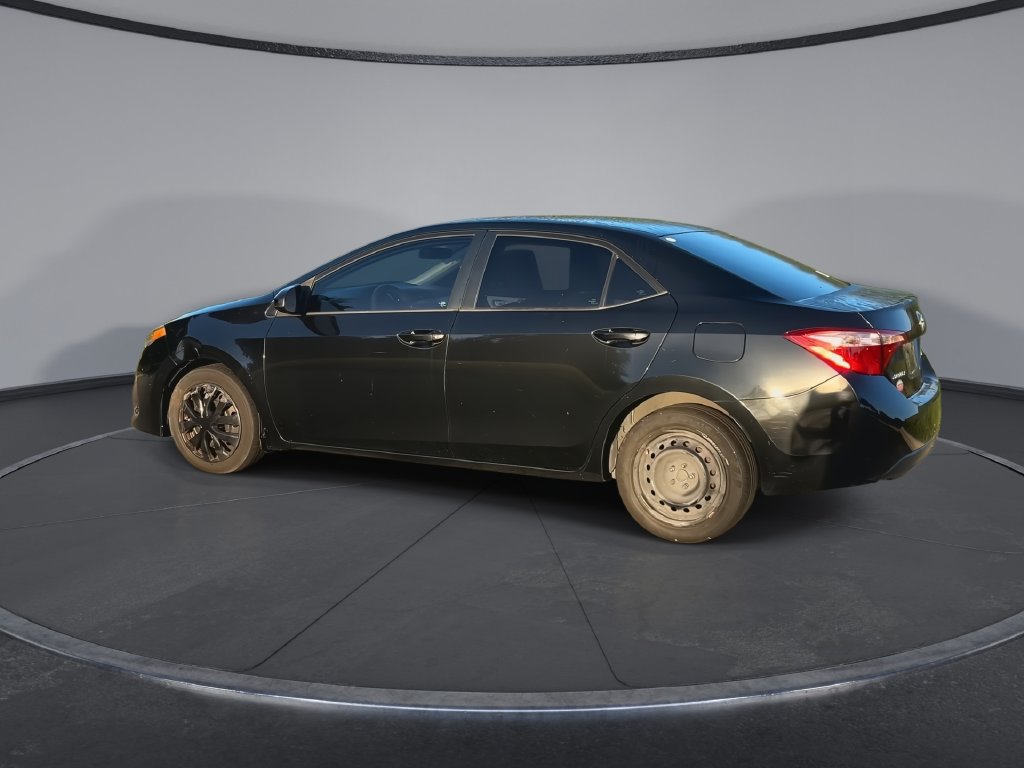 Used 2018 Toyota Corolla LE FWD image 6
