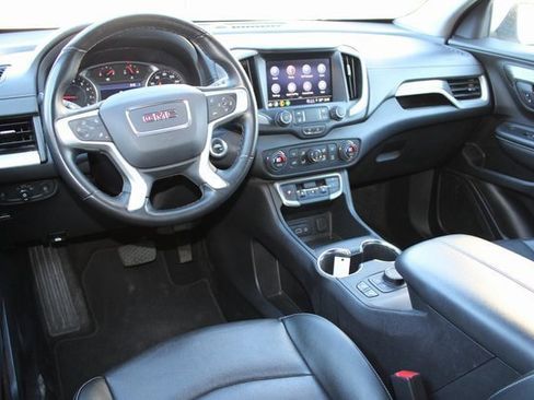Used 2024 GMC Terrain SLT image 4
