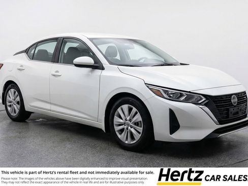 Used 2025 Nissan Sentra S image 1