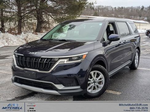 Used 2024 Kia Carnival LX image 1