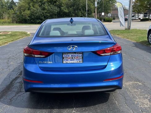 Used 2017 Hyundai Elantra SE w/ SE A/T Tech Package 03 image 4