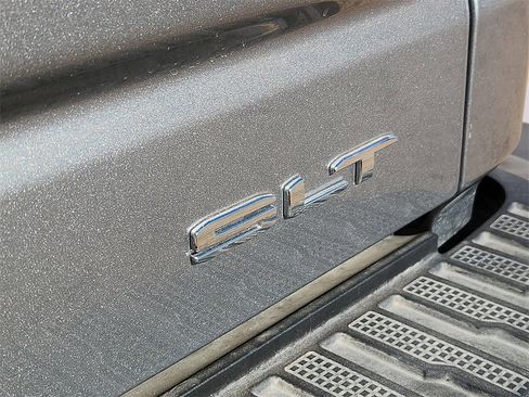 Used 2023 GMC Sierra 1500 SLT image 11