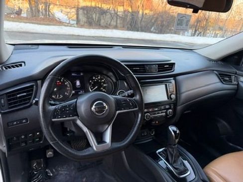 Used 2020 Nissan Rogue SV image 20