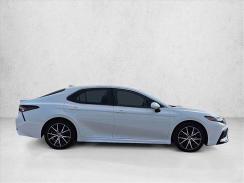 Used 2023 Toyota Camry SE FWD image 4