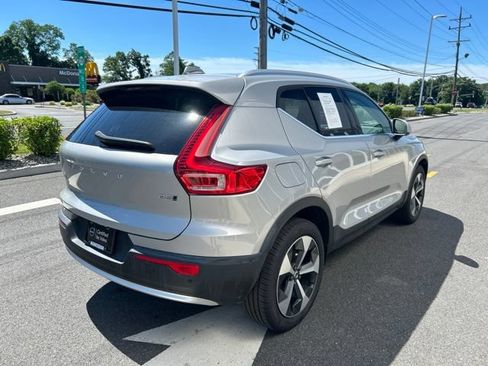 Certified 2025 Volvo XC40 B5 Plus AWD/4WD image 5