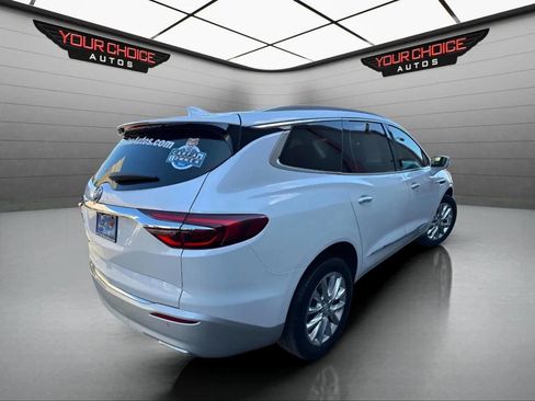 Used 2020 Buick Enclave Essence w/ Sound and Sites Package image 4