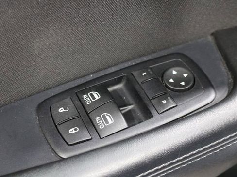 Used 2015 Dodge Challenger R/T Scat Pack RWD image 9