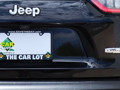 Used 2019 Jeep Cherokee Latitude w/ Popular Appearance Group FWD image 20
