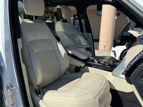 Used 2019 Land Rover Range Rover Long Wheelbase Supercharged image 22