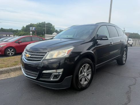 Used 2016 Chevrolet Traverse LT FWD image 3
