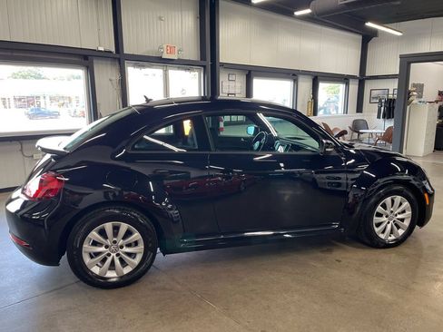 Used 2019 Volkswagen Beetle 2.0T S FWD image 17