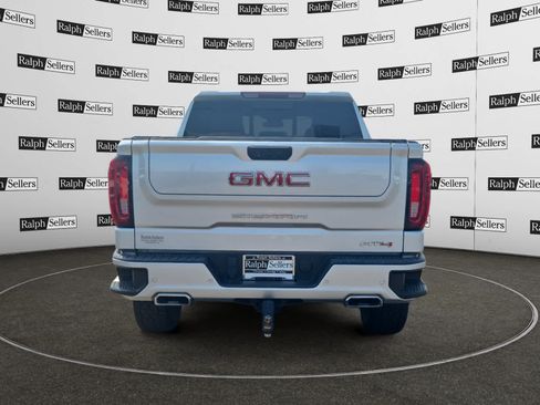 Used 2022 GMC Sierra 1500 AT4 w/ AT4 Premium Package AWD/4WD image 5