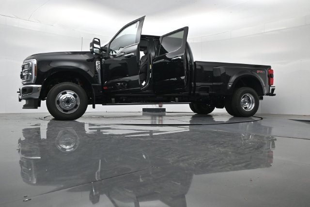 New 2026 Ford F350 Lariat w/ Lariat Ultimate Package AWD/4WD image 57