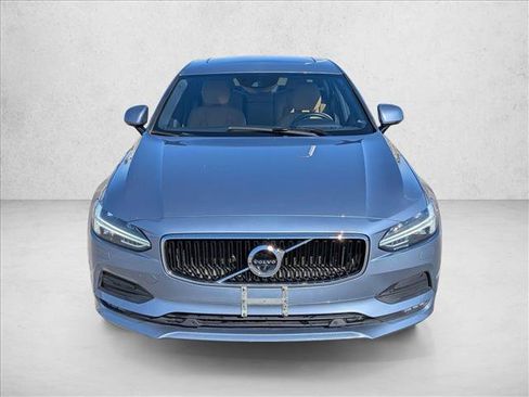 Used 2020 Volvo S90 T6 Momentum image 2