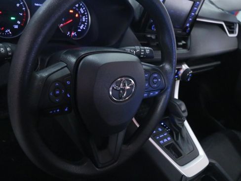 Used 2021 Toyota RAV4 XLE AWD/4WD image 12