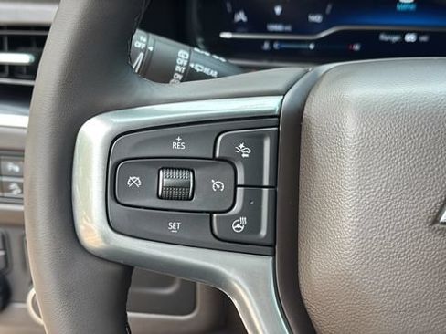 Used 2023 Chevrolet Tahoe Z71 w/ Luxury Package AWD/4WD image 23