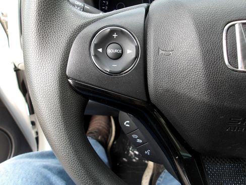 Used 2022 Honda HR-V LX image 15