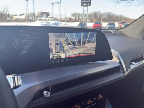 Used 2026 Cadillac Vistiq Sport image 14