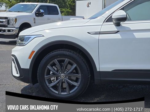 Used 2022 Volkswagen Tiguan SE FWD image 6
