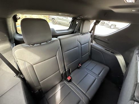 Used 2025 Chevrolet Tahoe Z71 image 17