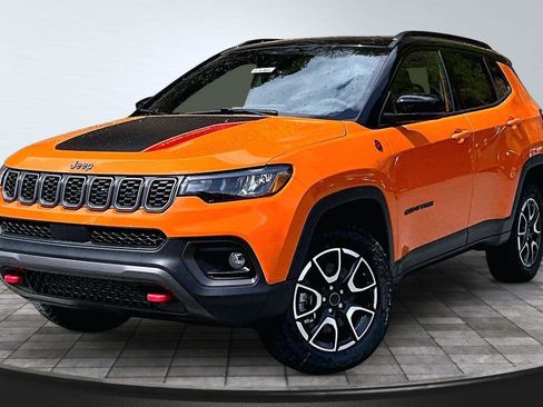 New 2026 Jeep Compass Trailhawk w/ Sun, Sound & Navigation Group AWD/4WD image 2