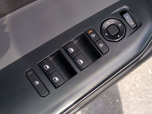 Used 2025 Kia K4 FWD image 25