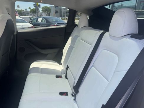 Used 2023 Tesla Model Y AWD image 5