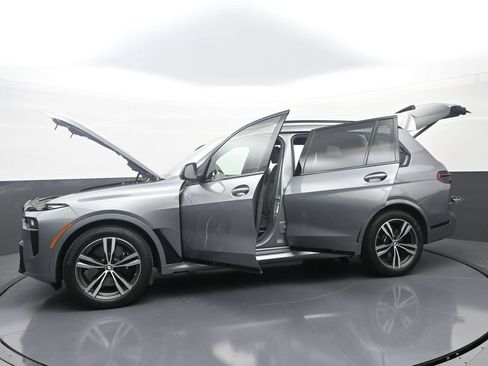 Used 2026 BMW X7 xDrive40i w/ M Sport Package AWD/4WD image 42