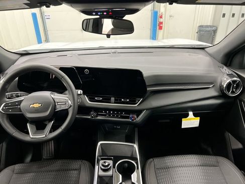 New 2026 Chevrolet Equinox LT FWD image 10