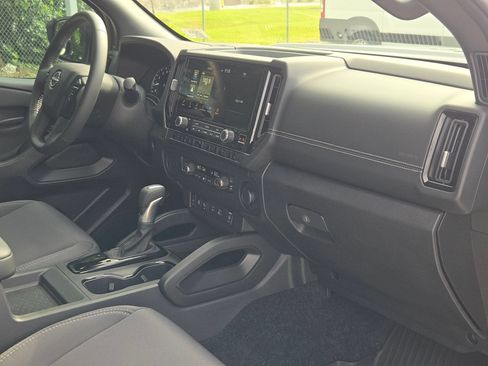 Used 2026 Nissan Frontier SV w/ SV Convenience Package RWD image 28