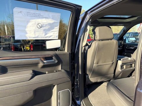 New 2026 GMC Sierra 1500 SLT w/ SLT Premium Plus Package image 9