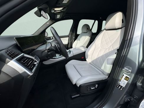 Certified 2024 BMW X5 xDrive40i w/ Premium Package AWD/4WD image 9