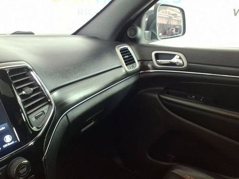 Used 2020 Jeep Grand Cherokee Limited AWD/4WD image 24