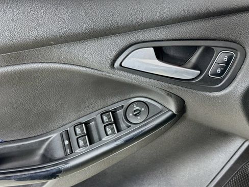 Used 2017 Ford Focus RS AWD/4WD image 20