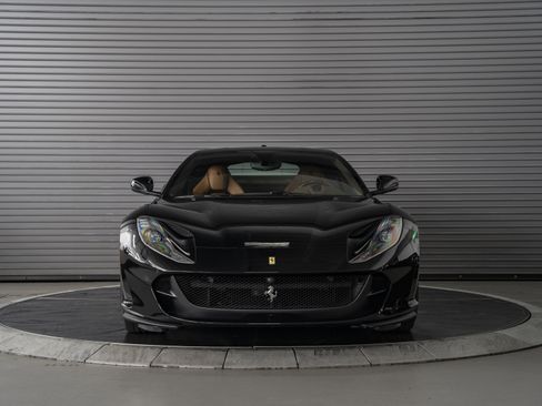 Used 2019 Ferrari 812 Superfast RWD image 8