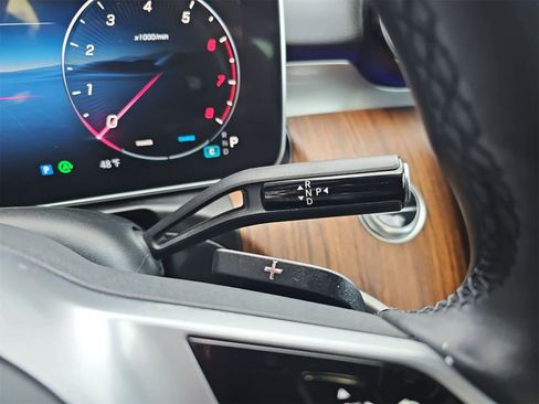 Used 2025 Mercedes-Benz C 300 Sedan image 21