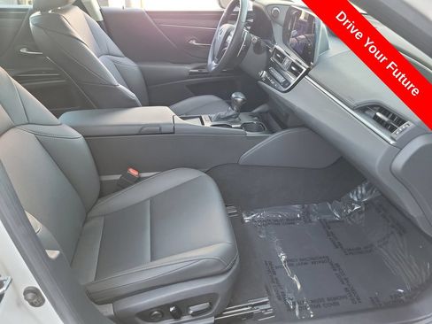 Used 2024 Lexus ES 350 w/ Accessory Package (Z1) FWD image 19
