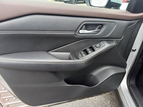 Certified 2023 Nissan Rogue SV w/ SV Premium B Package AWD/4WD image 13