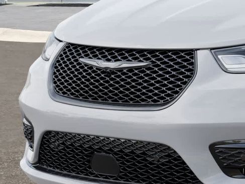 New 2026 Chrysler Pacifica Select w/ S Appearance Package FWD image 11