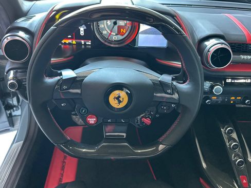 Used 2018 Ferrari 812 Superfast RWD image 15