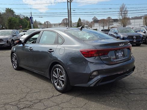 Used 2023 Kia Forte LXS FWD image 7