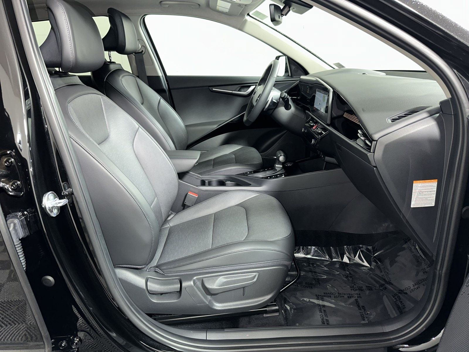 Used 2025 Kia Niro FWD image 27