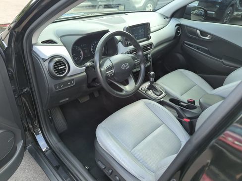Used 2021 Hyundai Kona Limited w/ Cargo Package FWD image 11