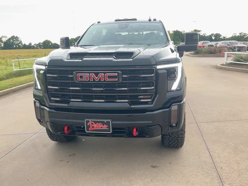 Used 2024 GMC Sierra 2500 AT4X AWD/4WD image 2