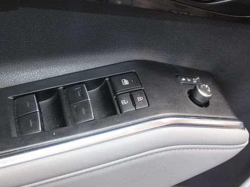 Used 2024 Toyota Highlander Platinum image 45