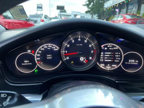 Used 2019 Porsche Panamera 4S image 42