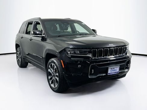 Used 2023 Jeep Grand Cherokee Overland w/ Adv Protech Group III image 3