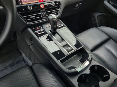 Used 2024 Porsche Macan Turbo AWD/4WD image 19