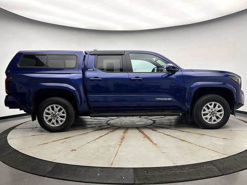 Used 2024 Toyota Tacoma SR5 AWD/4WD image 6